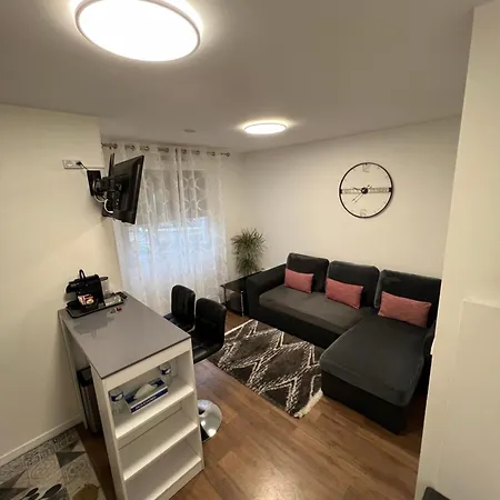 2 Pieces Proche Du Centre Paris 15 Min