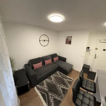 2 Pieces Proche Du Centre Paris 15 Min *